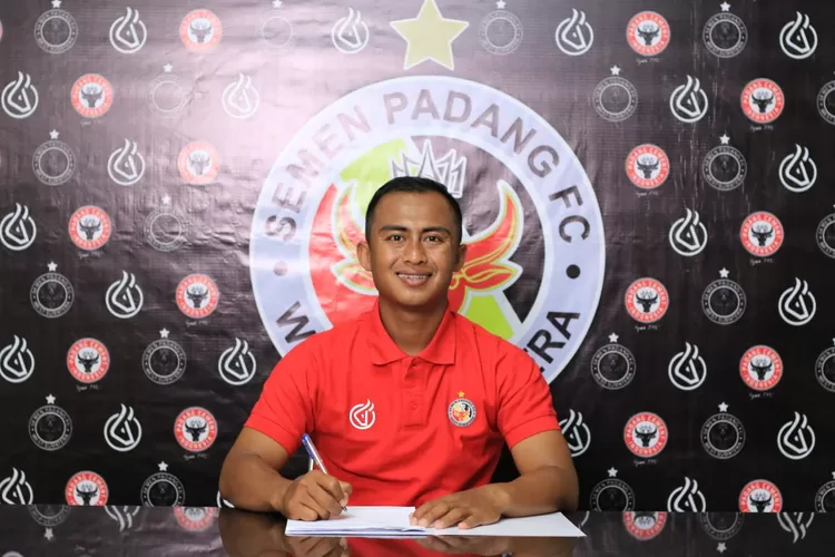 Dimas Roni Saputra Resmi di Rekrut Semen Padang FC Sebagai Gelandang Bertahan (ist)
