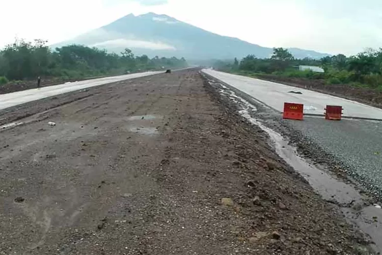 Ilustrasi Proyek jalan tembus Solok -Kabayan mangkrak di Sumatera Barat (Youtube Minang Yes)