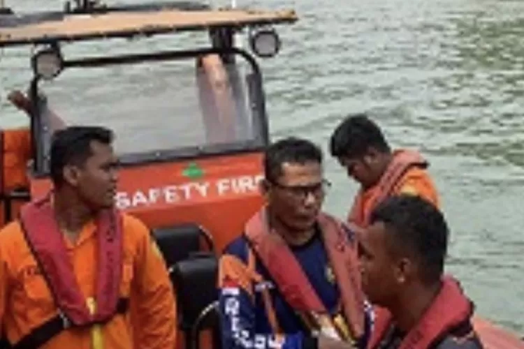 Terkendala Gelombang Laut Tinggi, Pencarian Kapal Hilang Kontak di Perairan Pessel Dilanjutkan Besok (ist)