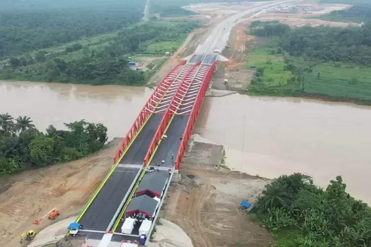 Jembatan rangka baja di Jalan Tol Trans Sumatera (YouTube Alike Channel)