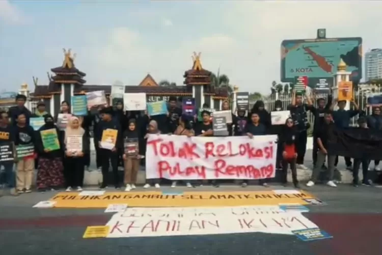 Penolakan terhadap relokasi Pulau Rempang. (Instagram @walhiriau)