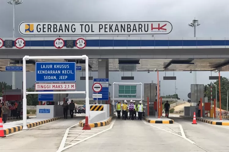 Tol Lingkar Pekanbaru 2 gerbang yang akan dikoneksikan oleh Tol Lingkar ini adalah gerbang tol Pekanbaru Dumai. Dan gerbang tol Pekanbaru Bangkinang kehadiran Tol Lingkar Pekanbaru juga akan menghubungkan tiga ruas jalan tol Trans Sumatera.