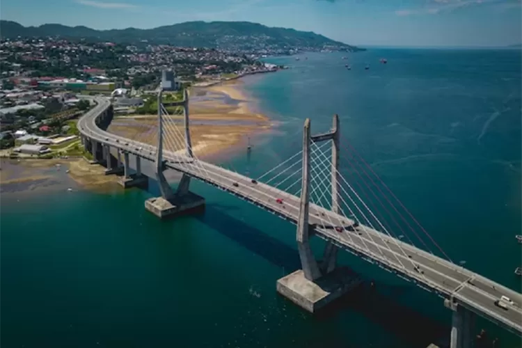 proyek pembangunan Jembatan Selat Sunda (JSS) direncanakan berasal dari pembiayaan konsorsium diperkirakan menelan biaya sekitar 10 miliar dolar AS atau 100 triliun rupiah yang akan dipimpin oleh perusahaan PT Bangungraha Sejahtera Mulia (BSM).