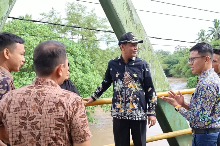 Wali Kota Pariaman Tinjau Lokasi Penyebab Banjir di Dusun Sampan (Kominfo Kota Pariaman)