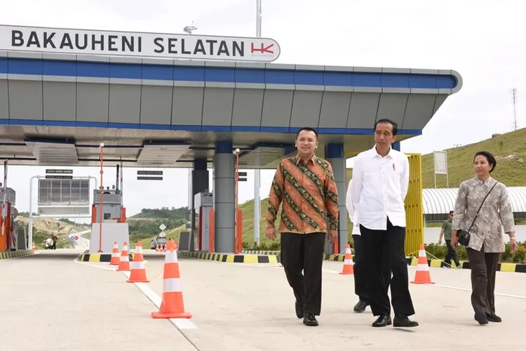 Jokowi tancap gas pembangunan Sumatera lewat  JTTS ruas Bakauheni &ndash; Palembang.  (dok. Setkab)