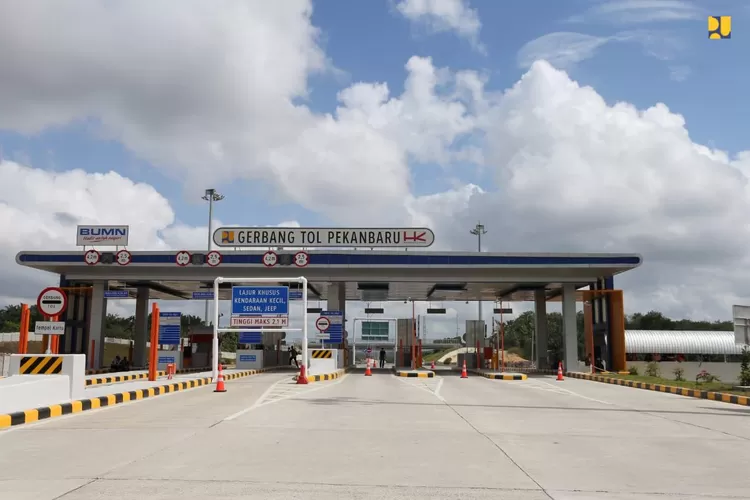 Gerbang Tol Pekanbaru pada Jalan Tol Pekanbaru-Dumai yang terletak di Provinsi Riau (Dok: Kementerian PUPR)