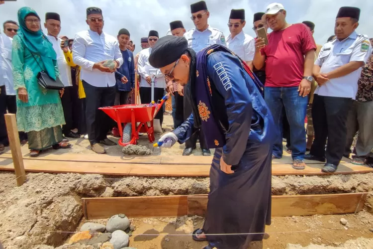 Peletakan Batu Pertama Pondok Pesantren Modern Terpadu Elsunury di Kabupaten Padang Pariaman (Ist)