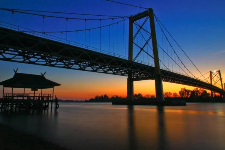 Jembatan Termegah di Kalimantan Selatan ini Dapat Rekor Muri: Jadi Paling panjang di Indonesia?/ Okezone Travel
