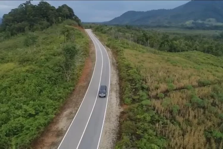 Ilustrasi Jalan Provinsi Palembang-Lubuklinggau di Sumatera Selatan yang mampu memangkas waktu perjalanan dari 9 jam menjadi 4 jam saja (Dok: Kementerian PUPR)