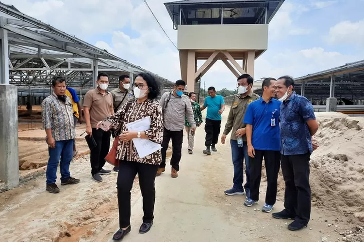 Tim dari pemerintah pusat bersama pemerintah daerah Riau saat meninjau trase atau penlok Jalan Tol Pekanbaru-Rengat seksi Simpang Pekanbaru di Kab. Kampar (Dok: Pemkab Kampar)