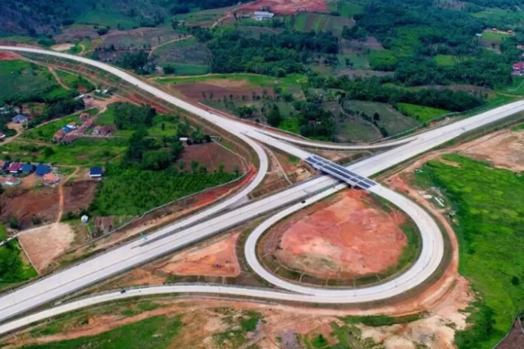 Proyek Jalan Tol Trans Sumatera pernah membuat Presiden Jokowi sempat diremehkan (bpjt.pu.go.id)