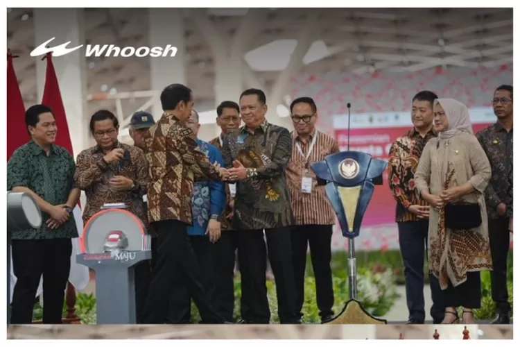 Jokowi meresmikan nama kereta cepat Jakarta &ndash; Bandung. (Tangkap layar Twitter/@keretacepatid)