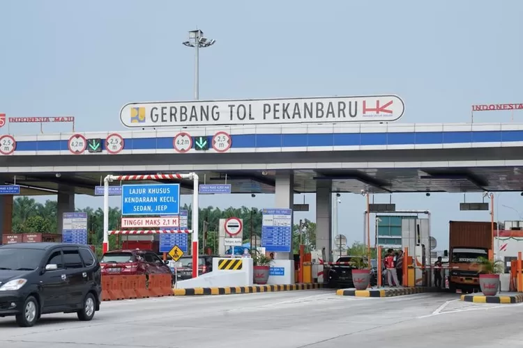 Jalan Tol Trans Sumatera atau JTTS mulai tanggal 18 Desember Tahun 2022 hingga tanggal 2 Januari tahun 2023 kemarin. Angka tersebut merupakan akumulasi dari 9 ruas yang telah dioperasikan yakni ruas Bakauheni Terbanggi Besar bakteri 360.487 kendaraan naik 25%.