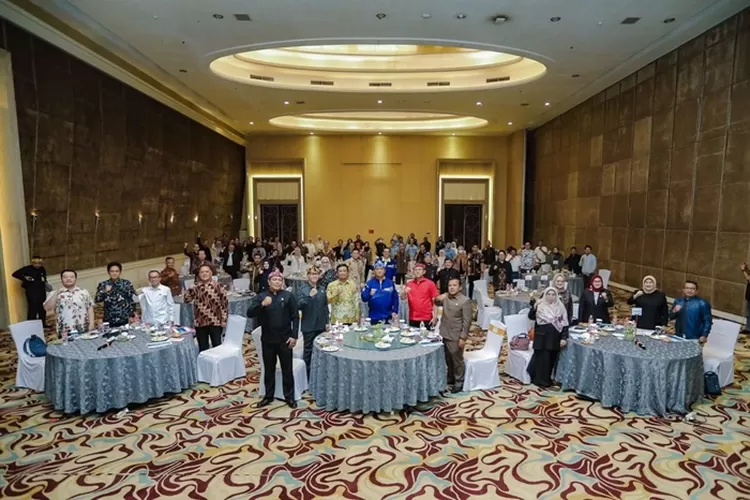 Pimpinan dan Anggota DPRD Beri Catatan Bagi Kinerja BUMD Kota Bandung (Gorajuara.com/Humpro DPRD Kota Bandung)