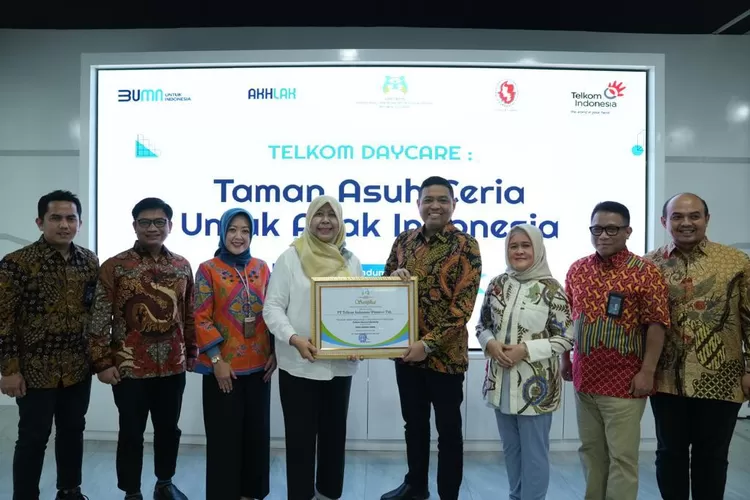 Telkom Daycare menjadi fasilitas daycare pertama di Indonesia yang dianugerahi peringkat tertinggi sertifikasi Taman Asuh Ceria Anak (TARA) oleh KemenPPPA RI. (Gorajuara/Telkomsel)