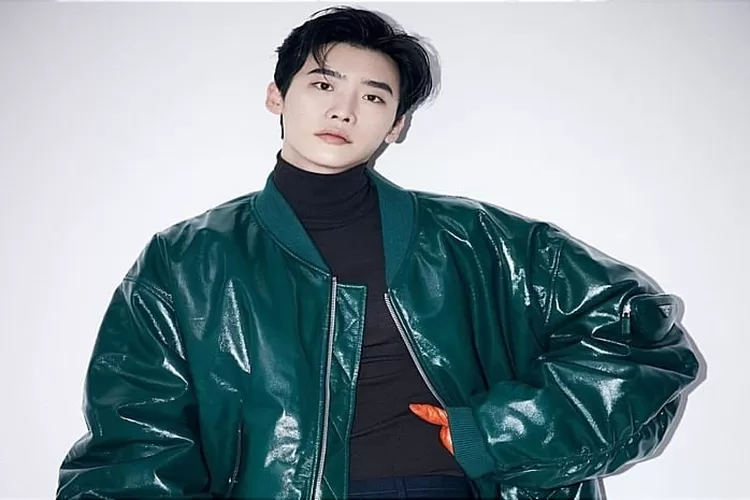 Kontrak Kerjasama Lee Jong Suk dengan Highzium Studio (@jongsuk0206)