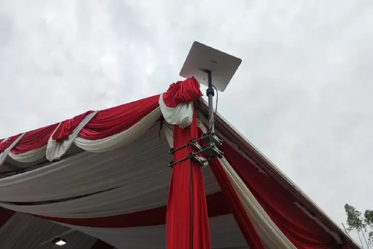 Telkomsat melalui layanan satelitnya, MangoStar memberikan dukungan penuh dalam memastikan konektivitas tanpa hambatan selama acara ground breaking proyek pembangunan pusat latihan sepak bola nasional  di kawasan Ibu Kota Negara (IKN) Nusantara. (Gorajuara/ Telkom)