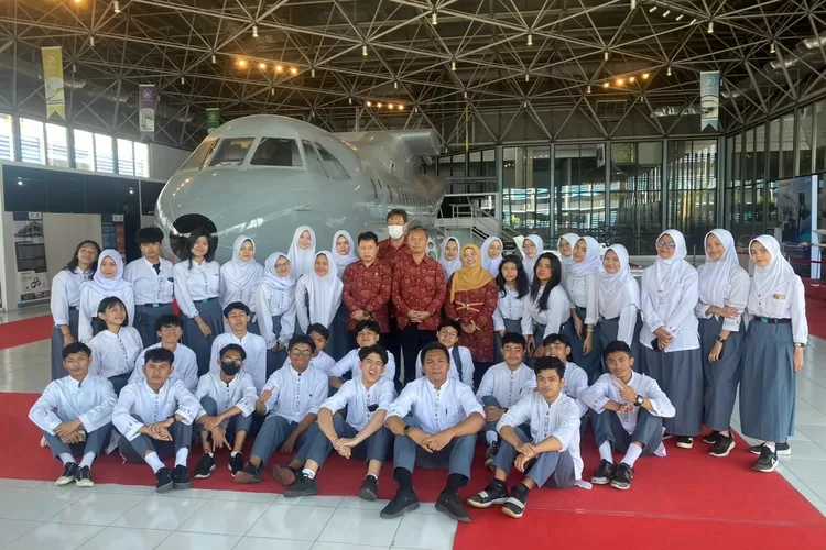 shalat secara faktual cegah perbuatan keji dan munkar (GoraJuara.com/ dok aksi)