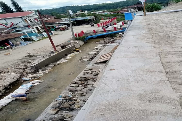 Perbaikan tembok penahan tanah RSUD Tarutung Kondisi 95 persen  (Realitasonline.id/MN)