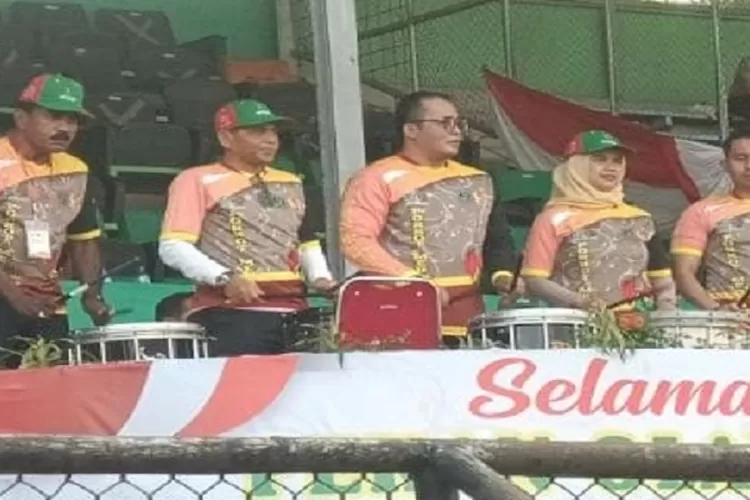 Wakil Wali Kota Medan H Aulia Rahman SE didampingi Forkopimda Kota Medan dan Ketua Umum KONI Medan Drs Eddy H Sibarani menutup Porkot Medan 2023,&nbsp; (Realitasonline.id/kim)