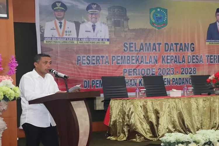 Bupati Paluta Andar Amin Harahap buka kegiatan pembekalan kades terpilih pada Pilkades tahun 2022 (Realitasonline.id/ASR)