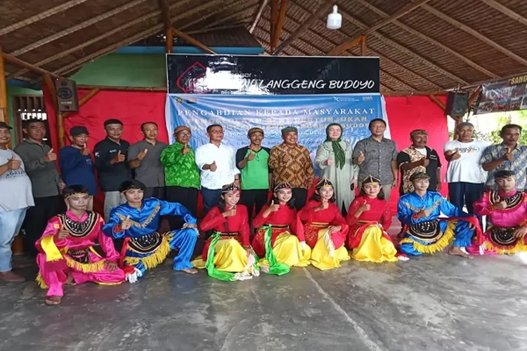 Mahasiswa USU di lokasi sanggar seni Siswo Langgeng Budoyo (Realitasonline.id/zul)