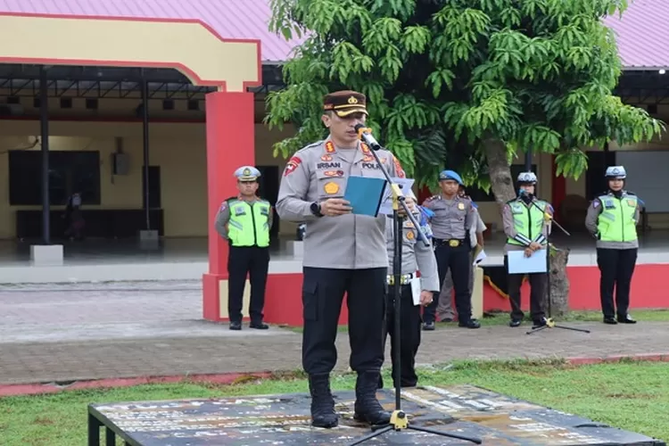 Kapolresta Deli Serdang Kombes Pol Irsan Sinuhaji SIK, MH membacakan amanat Kapolda Sumut tentang pelaksanaan Operasi Zebra 2023 (Realitasonline.id/zul)