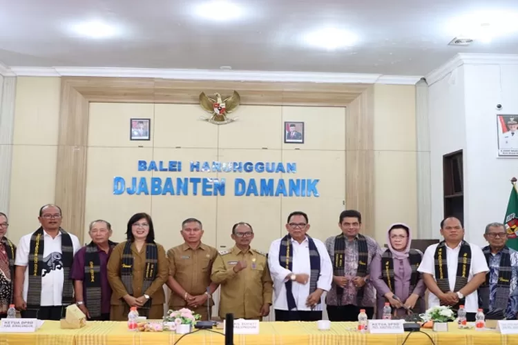 Ketua DPRD Sumut Baskami Ginting dalam pertemuan Pansus DPRD Sumut dengan Pemkab Simalungun (Realitasonline.id/mis)