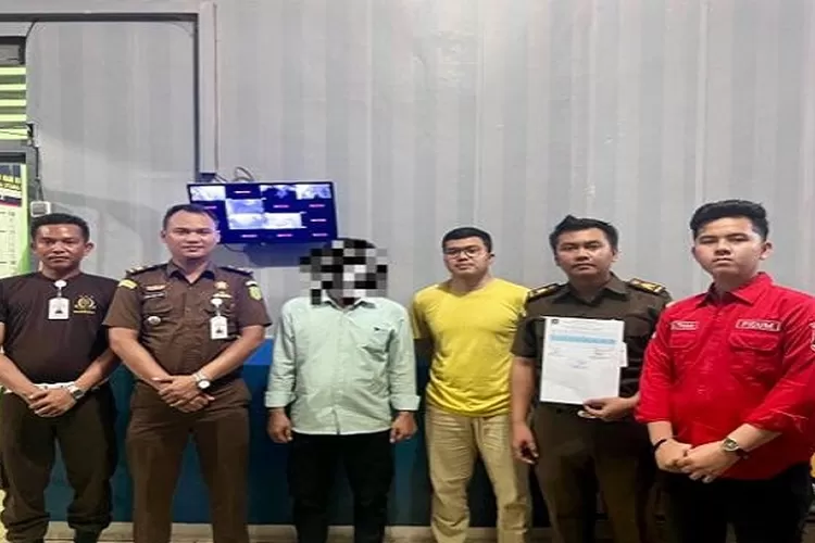 Kades Pangkal Dolok Julu, Batang Onang ditahan Kejari Paluta atas dugaan korupsi TA 2020-2021. (Realitasonline.id/Dok)