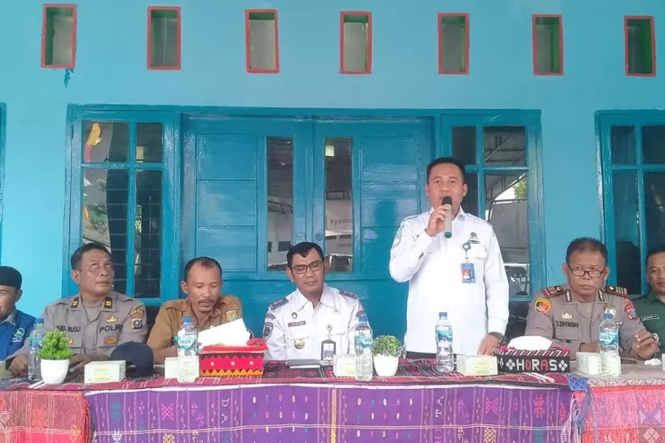 Kepala Stasiun BMKG Maritim Belawan Medan Sugiyono memberikan materi pada kegiatan kampanye keselamatan pelayaran di Hari Perhubungan Nasional 2023. (Realitasonline.id/ MuslimLubis)