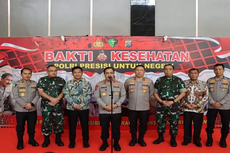 Waka Polri Komjen Pol Agus Andrianto SH, MH bersama Forkopimda Sumut dan Deli Serdang pada kegiatan bakti kesehatan (Realitasonline.id/zul)