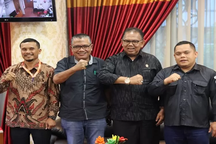 Ketua DPRD Sumut Baskami Ginting saat menerima audiensi Komisioner Bawaslu Sumut, beberapa waktu lalu (Realitasonline.id/mis)