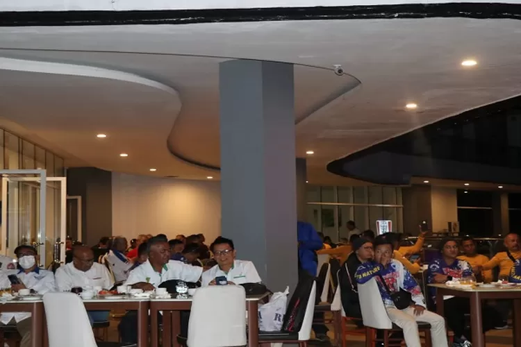 Para bikers peserta Toba Bike Week dijamu Pemerintahan Kabupaten Toba  dalam acara Gala Dinner (Realitasonline.id/MS)