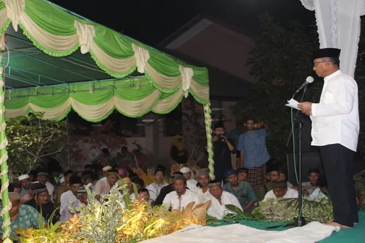 Bupati Beltim menghadiri acara Maulid Nabi Muhammad SAW 1445 Hijrah di i Masjid Al-Istiqomah Desa Lalang Jaya (Realitasonline.id/Dok)