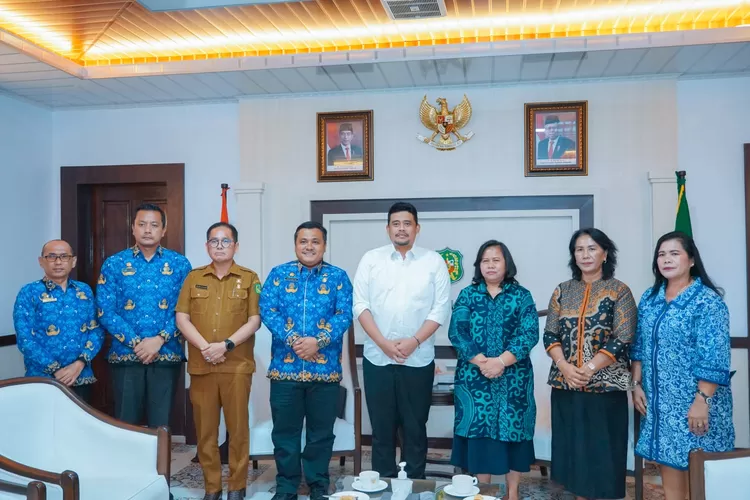 Bobby Nasution saat menerima kunjungan Panitia Konser Moria GBKP Tahun 2023 di Balai Kota, Selasa (17/10). (Realitasonlie.id/humas)