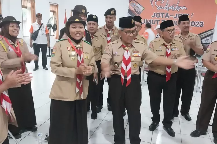  Ketua Kwartir Daerah Gerakan Pramuka Sumatera Utara, H Nurdin Lubis SH.MM usai membuka kegiatan Jomboree On The Air - Jambore On The Internet, (Jota-Joti), Sabtu (20/10/2023),  (Realitasonline.id/sugiatmo)