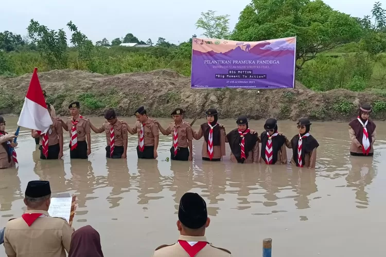 Racana H Adam Malik-Hj Fatmawati UIN Sumut saat menggelar acara pengukuhan Pramuka Pandega (Realitasonlie/sugiatmo)