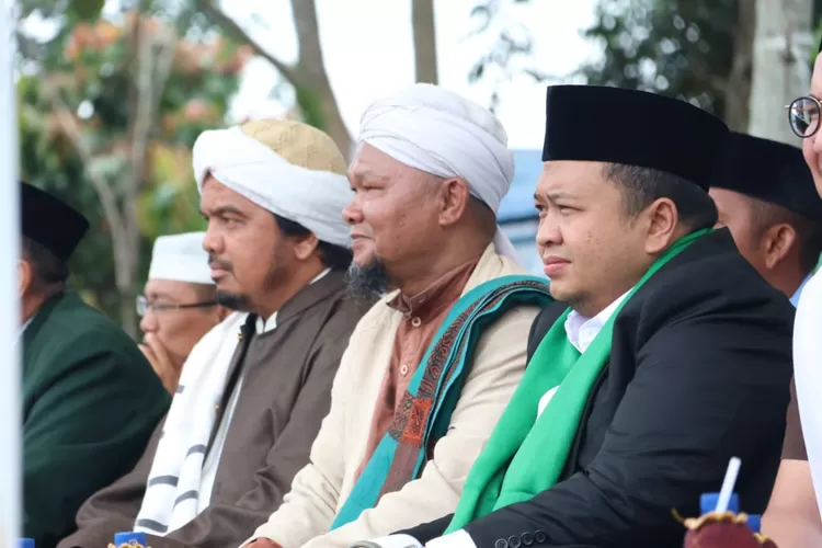 Bupati Tapanuli Selatan (Tapsel) Dolly Pasaribu, saat menghadiri peringatan HSN tahun 2023 tingkat Kabupaten Tapsel, di Lapangan SMPN 1 Angkola Timur, Kabupaten Tapsel, Selasa (24/10/2023).  ( Realitasonline / Riswandy)