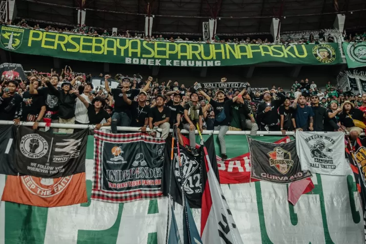 Ilustrasi Pendukung Persebaya dan Bali United (Foto : Istimewa)
