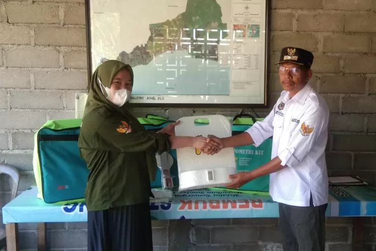 Atasi Stunting, Kades Munte Gerak Cepat Salurkan Bantuan Alat Antropometri ke Posyandu (Dok. LHR)