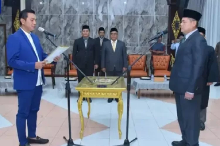 Dinilai Kinerjanya Baik, MFA Lantik Kembali Abu Bakar Sidik Sebagai Direktur PDAM Tirta Batang Hari&nbsp; (Dok. Annuza)