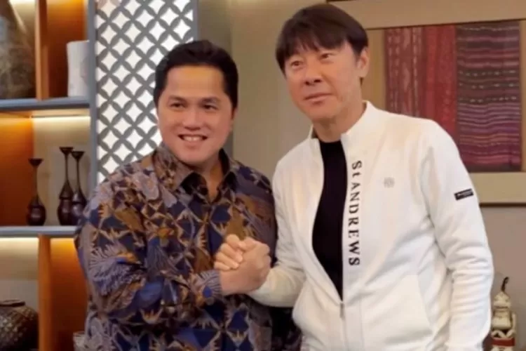 Ketum PSSI Erick Thohir dan Pelatih Timnas Indonesia Shin Tae yong (fajar.co.id)