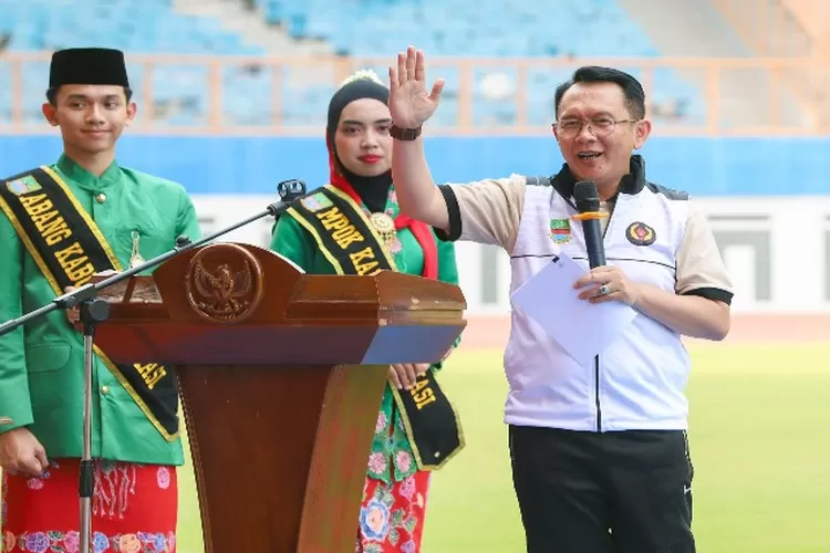 Pj Bupati Bekasi Dani Ramdan membuka Pekan Olahraga Kabupaten (Porkab) Bekasi (Diskominfosantik Kab Bekasi)