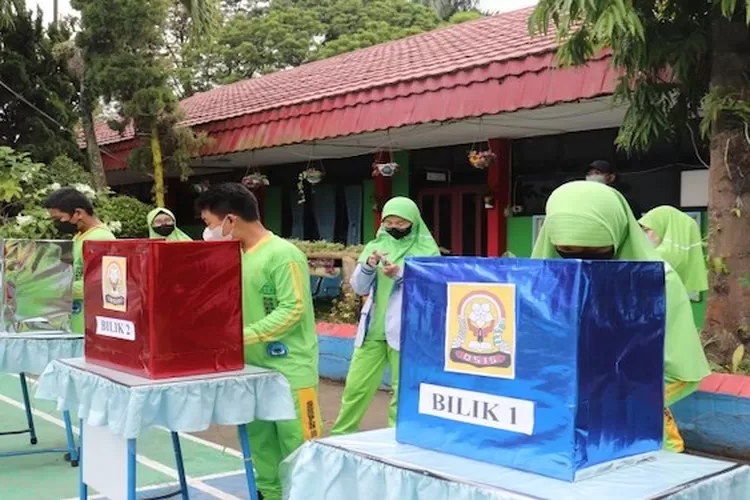 Ilustrasi: Contoh pemilihan Ketua OSIS 2023 tingkat SMA dan SMP yang adil dan benar. (Dok. SMPN 10 Samarinda/ www.smpn10smd.net)