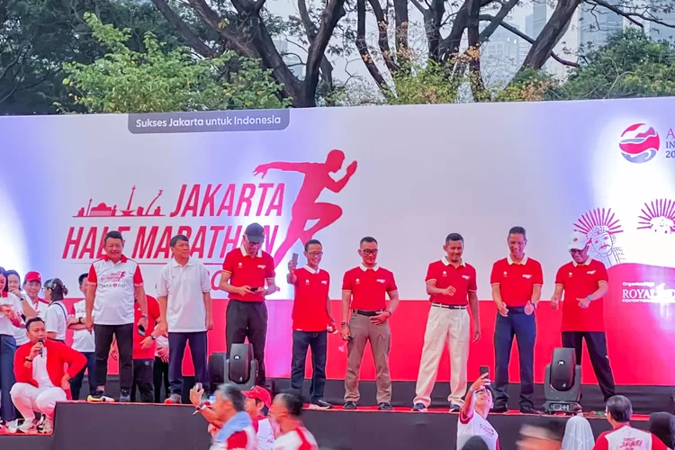 Jakarta Half Marathon 2023' yang digelar di Silang Monas, Jakarta, Minggu (20/8/2023) disponsori Bank DKI sebagai upaya promosi kota Jakarta 