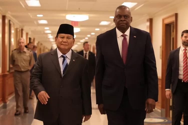 Menteri Pertahanan Prabowo Subianto bertemu dengan Menteri Pertahanan Amerika Serikat Lloyd James Austin III di Gedung Pentagon, Amerika Serikat, Kamis (24/8/2023). Foto: Humas Kemhan