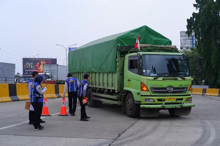 kendaraan angkutan barang dilarang melintas di sejumlah ruas tol dalam kota