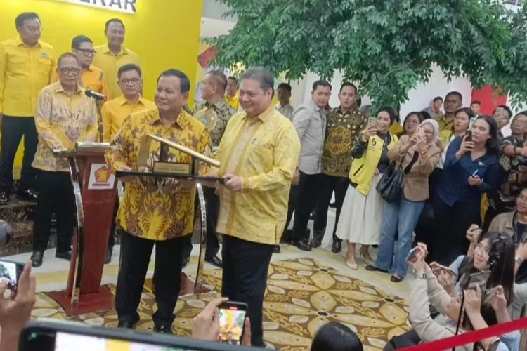 Ketua Umum Partai Golkar Airlangga Hartarto memiliki komponen paling komplit dan paling pas untuk mendampingi Ketua Umum Gerindra Prabowo Subianto untuk berpasangan sebagai Calon Presiden dan Calon Wakil Presiden pada Pemilu 2024 mendatang (AG Sofyan )