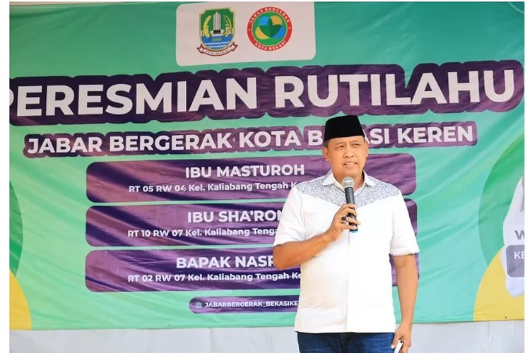 Wali Kota Bekasi Tri Adhianto memberikan sambutan dalam acara penyerahan bantuan perbaikan Rutilahu untuk 3 warga di Kecamatan Bekasi Utara (Ist)
