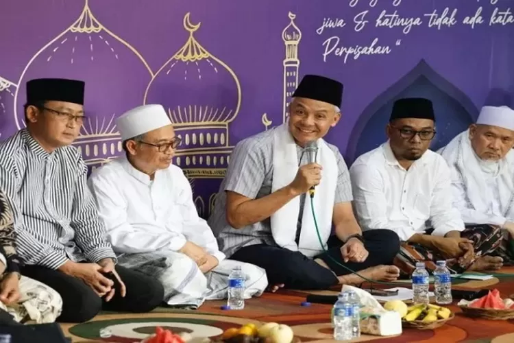 Ganjar Pranowo saat melakukan silaturahmi dan diskusi dengan para kiai dan tokoh lintas agama se-Tangerang Raya di Ponpes Roudlotussalaam, Cimone, Tangerang. (istimewa )